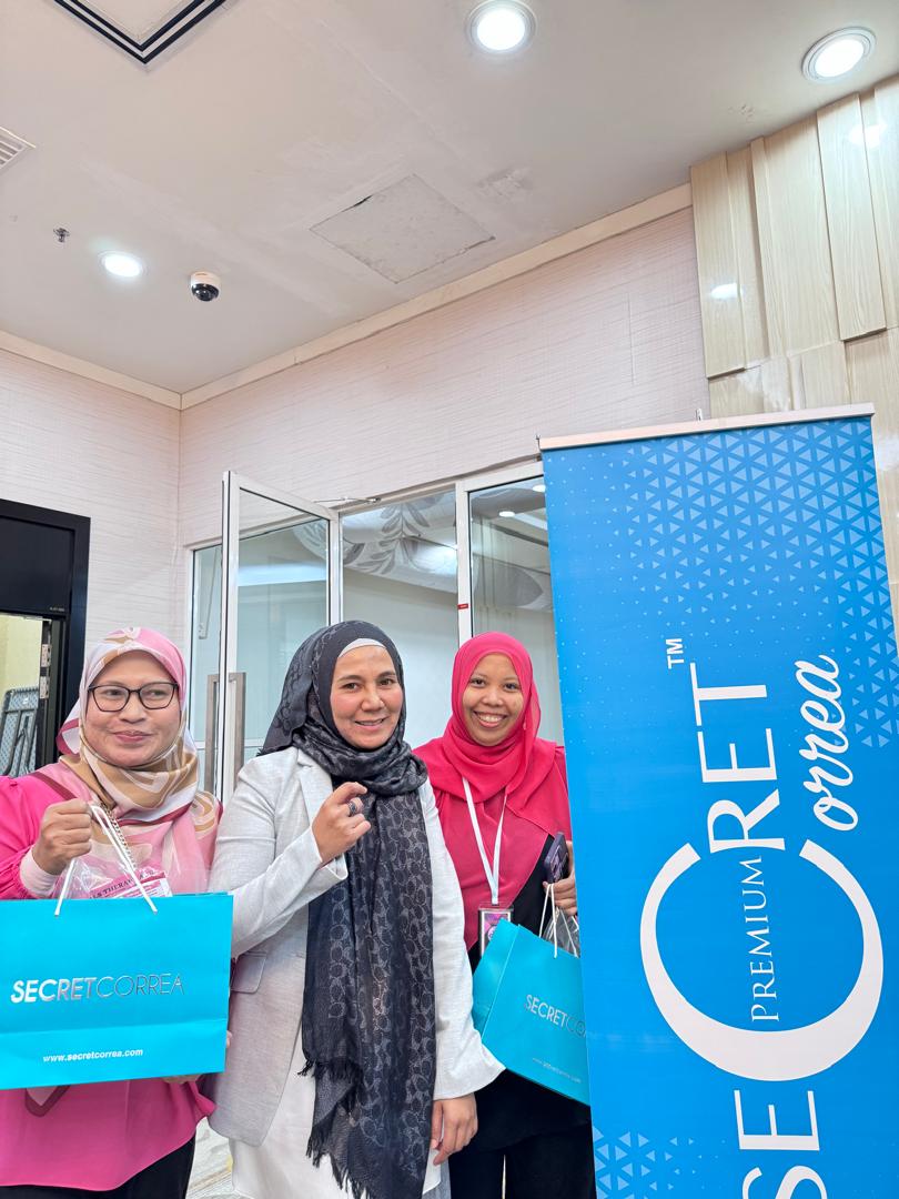 Team Secret Correa Bersama Pelanggan